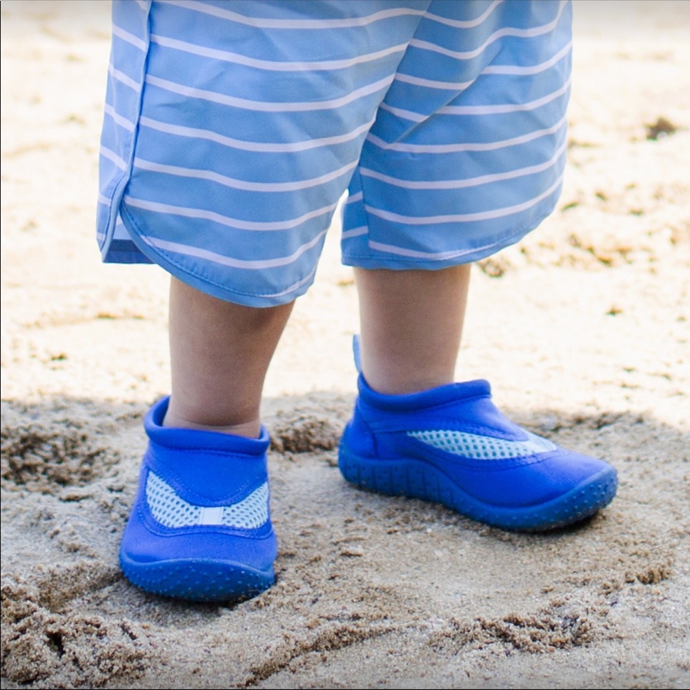 Toddler boy water play shoes